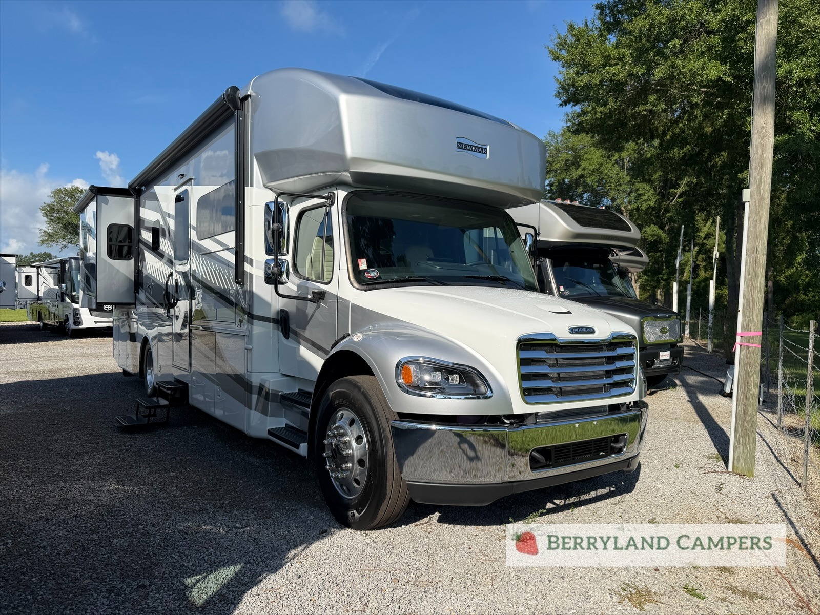New Thor Miramar Super C Motorhomes | Berryland Campers